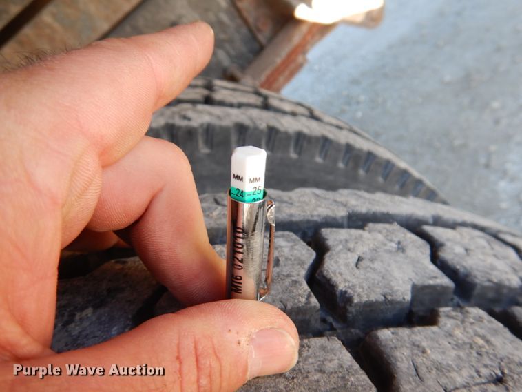 image for item GG9260 2006 International 4300  forestry bucket truck