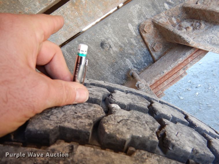 image for item GG9260 2006 International 4300  forestry bucket truck