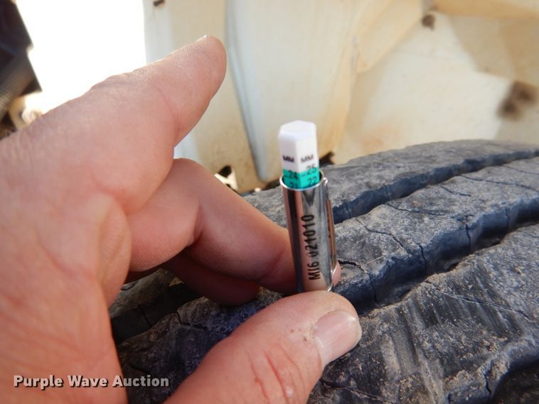 image for item GG9260 2006 International 4300  forestry bucket truck