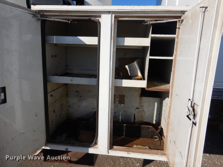 image for item GG9260 2006 International 4300  forestry bucket truck