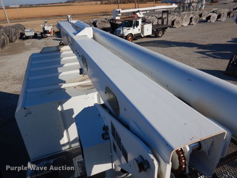 image for item GG9260 2006 International 4300  forestry bucket truck