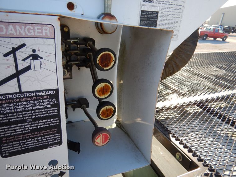 image for item GG9260 2006 International 4300  forestry bucket truck