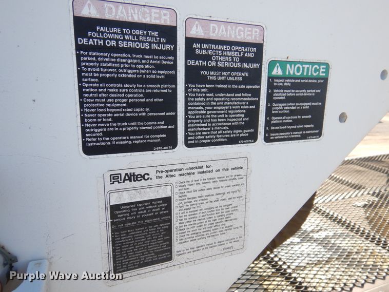 image for item GG9260 2006 International 4300  forestry bucket truck