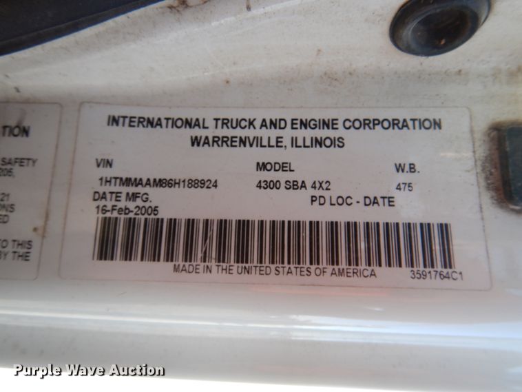 image for item GG9260 2006 International 4300  forestry bucket truck