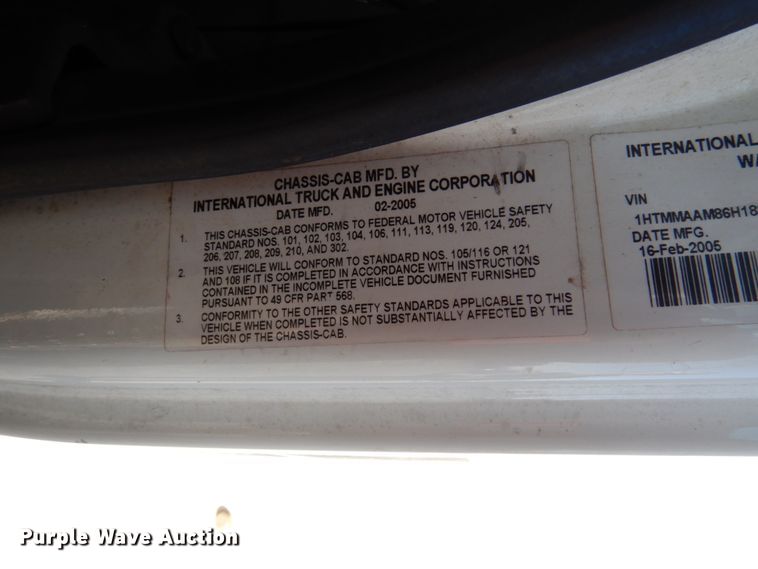 image for item GG9260 2006 International 4300  forestry bucket truck