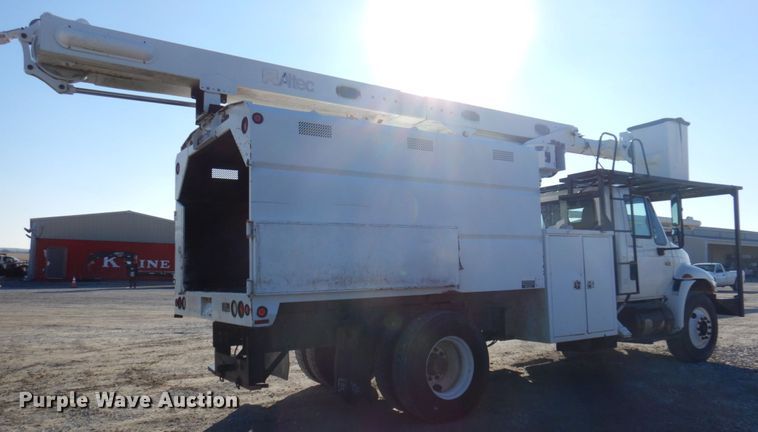 image for item GG9261 2006 International 4300  forestry bucket truck