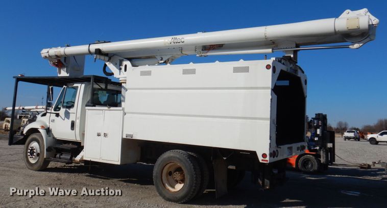 image for item GG9261 2006 International 4300  forestry bucket truck