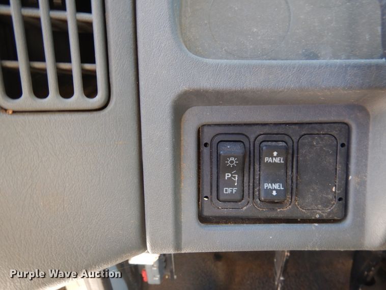 image for item GG9261 2006 International 4300  forestry bucket truck