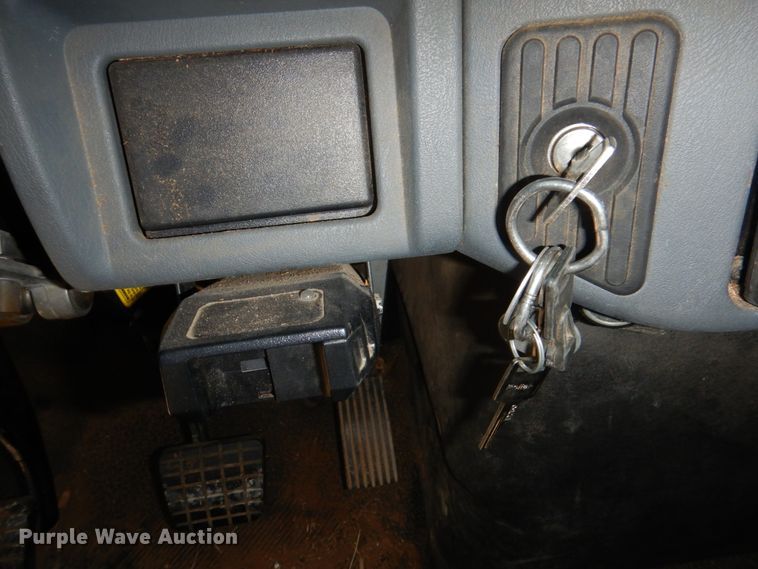 image for item GG9261 2006 International 4300  forestry bucket truck