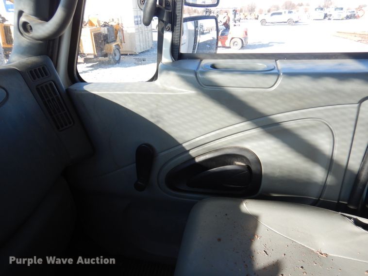 image for item GG9261 2006 International 4300  forestry bucket truck