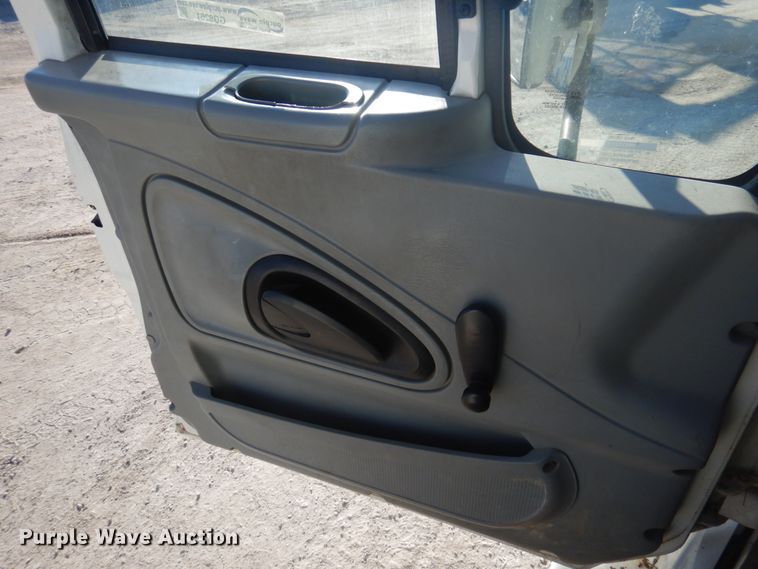 image for item GG9261 2006 International 4300  forestry bucket truck