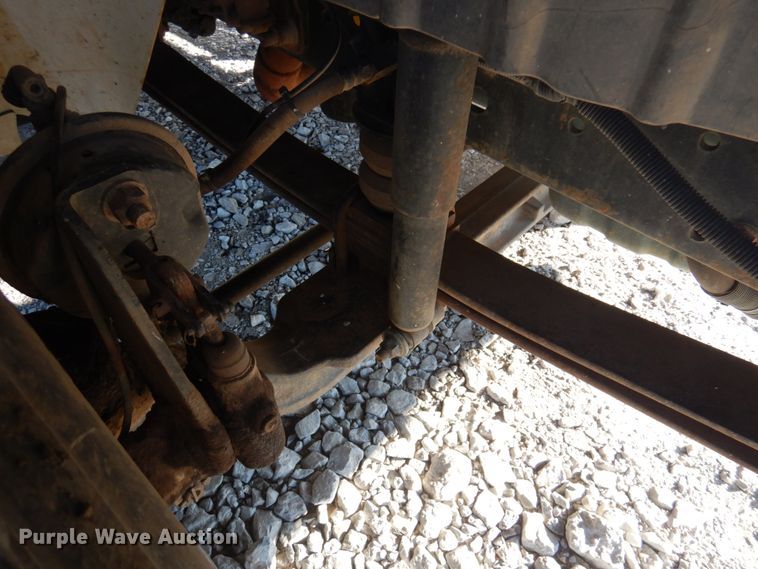 image for item GG9261 2006 International 4300  forestry bucket truck