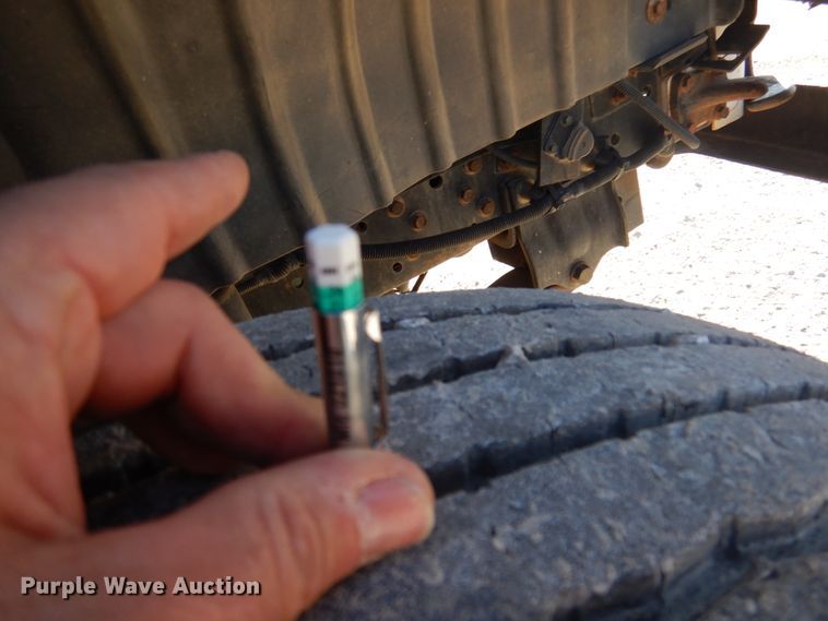 image for item GG9261 2006 International 4300  forestry bucket truck