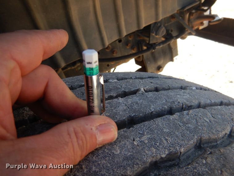 image for item GG9261 2006 International 4300  forestry bucket truck