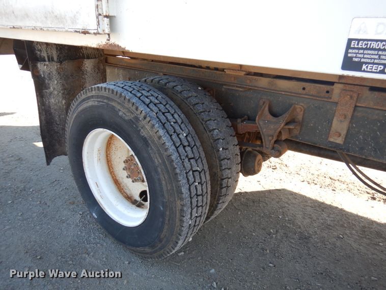 image for item GG9261 2006 International 4300  forestry bucket truck