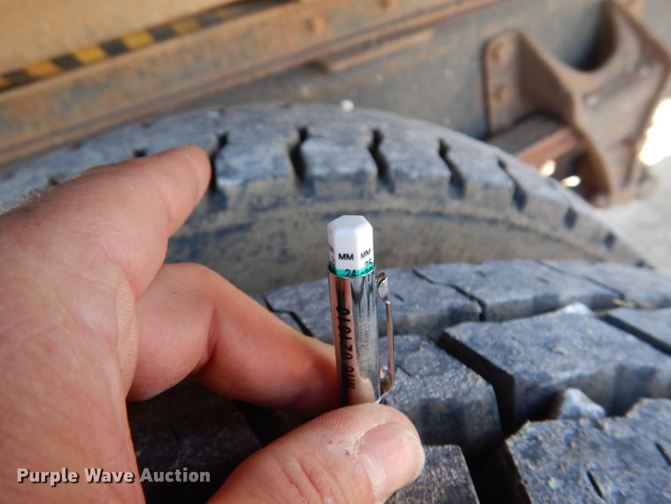 image for item GG9261 2006 International 4300  forestry bucket truck