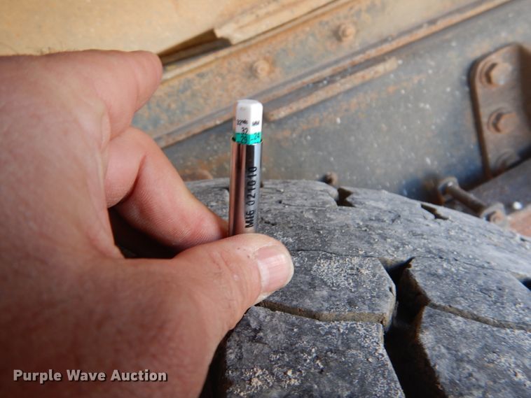 image for item GG9261 2006 International 4300  forestry bucket truck