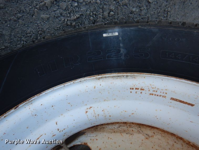 image for item GG9261 2006 International 4300  forestry bucket truck