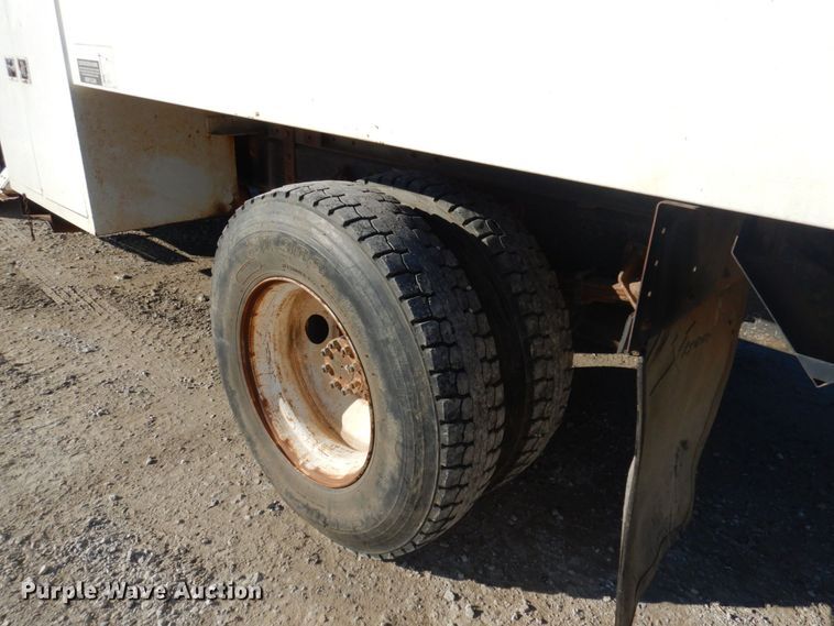 image for item GG9261 2006 International 4300  forestry bucket truck