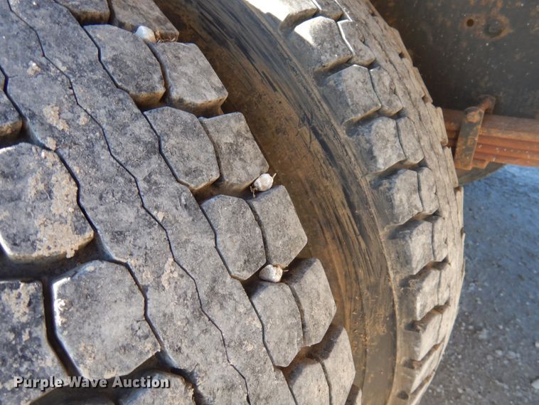 image for item GG9261 2006 International 4300  forestry bucket truck