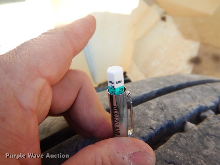 image for item GG9261 2006 International 4300  forestry bucket truck