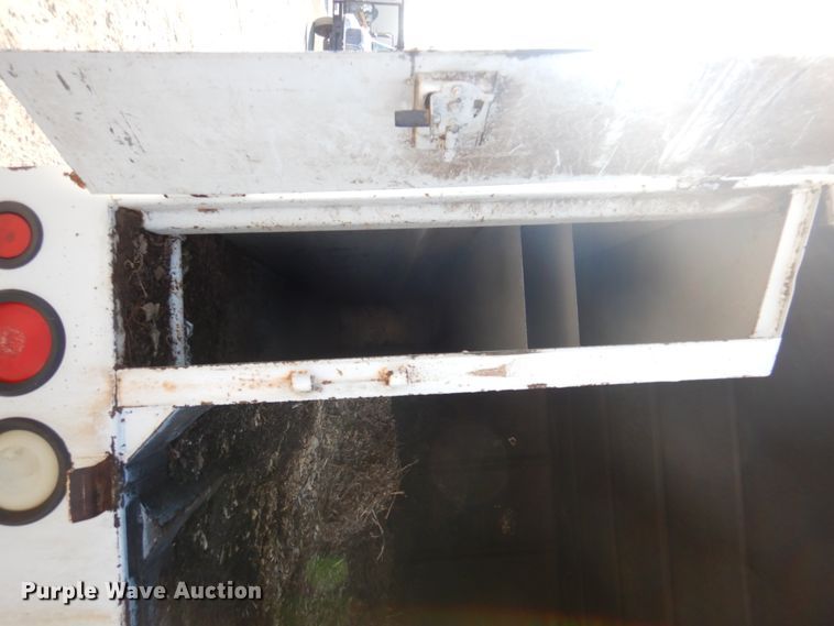 image for item GG9261 2006 International 4300  forestry bucket truck