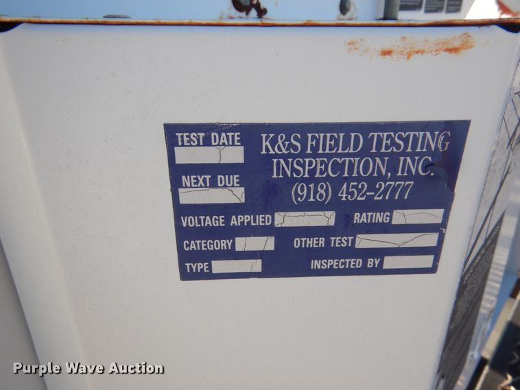 image for item GG9261 2006 International 4300  forestry bucket truck