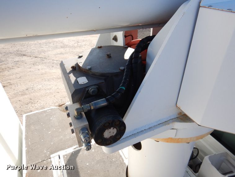 image for item GG9261 2006 International 4300  forestry bucket truck