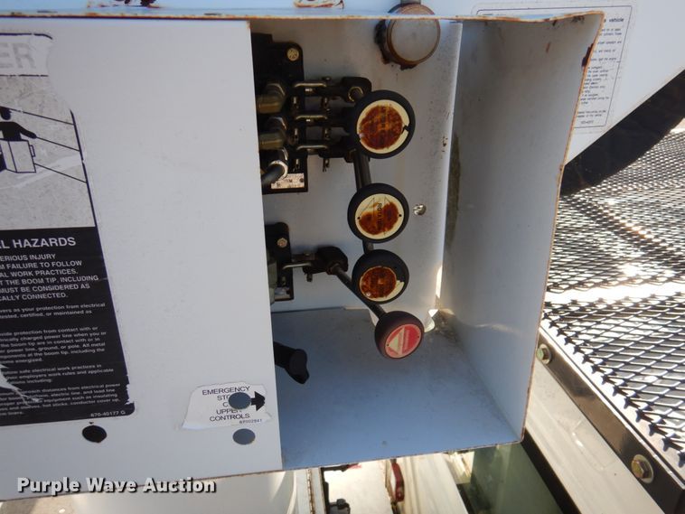 image for item GG9261 2006 International 4300  forestry bucket truck