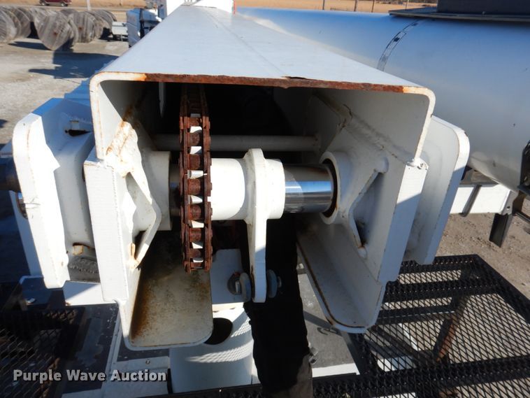 image for item GG9261 2006 International 4300  forestry bucket truck