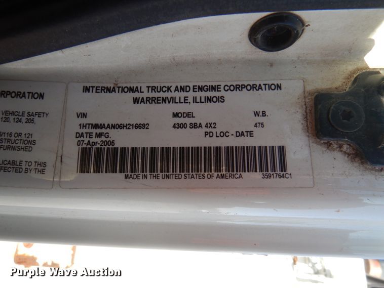 image for item GG9261 2006 International 4300  forestry bucket truck