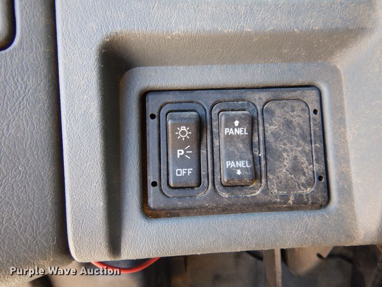 image for item GG9274 2003 International 4300  bucket truck