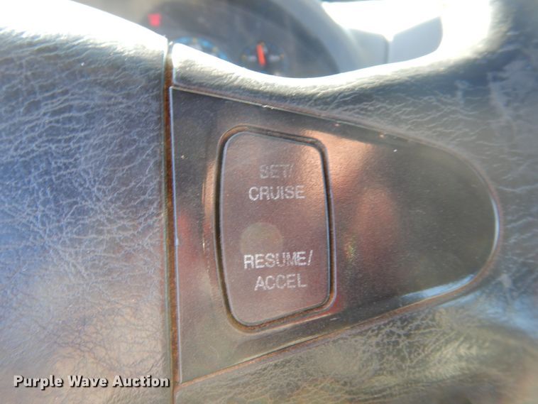 image for item GG9274 2003 International 4300  bucket truck