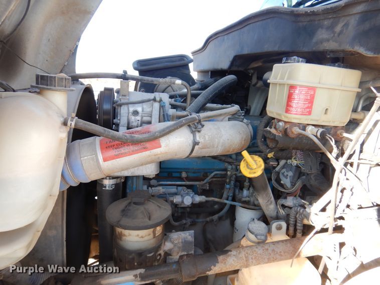 image for item GG9274 2003 International 4300  bucket truck