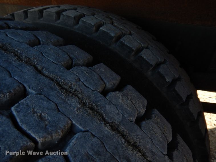 image for item GG9274 2003 International 4300  bucket truck