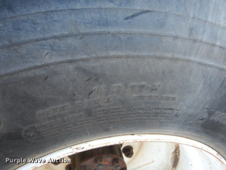 image for item GG9274 2003 International 4300  bucket truck