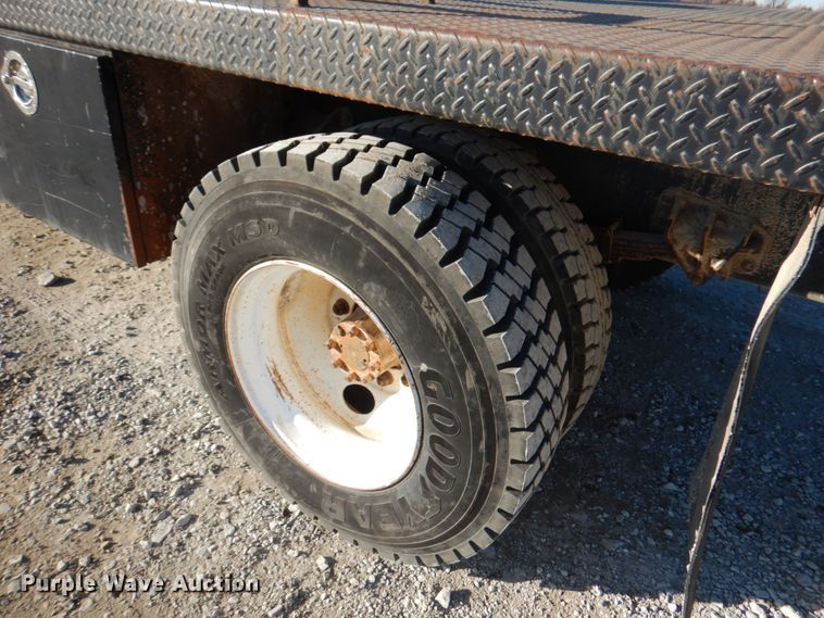 image for item GG9274 2003 International 4300  bucket truck