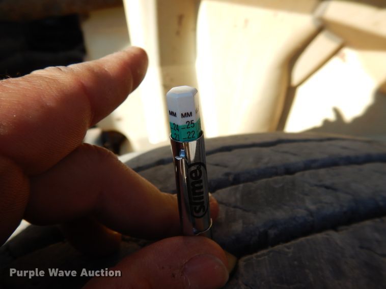 image for item GG9274 2003 International 4300  bucket truck