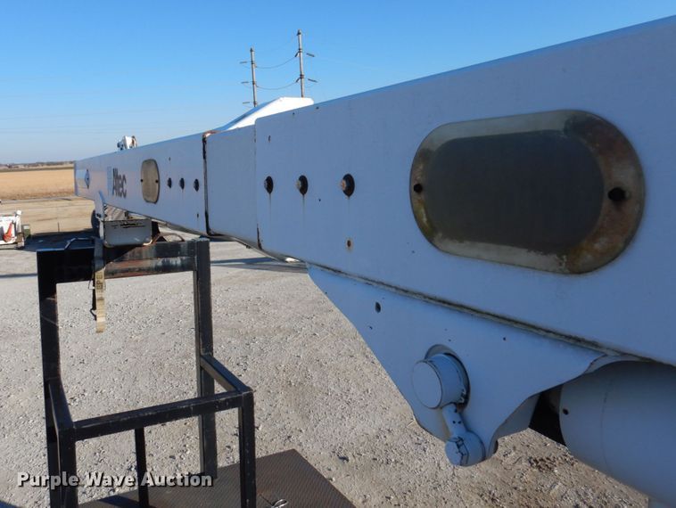 image for item GG9274 2003 International 4300  bucket truck