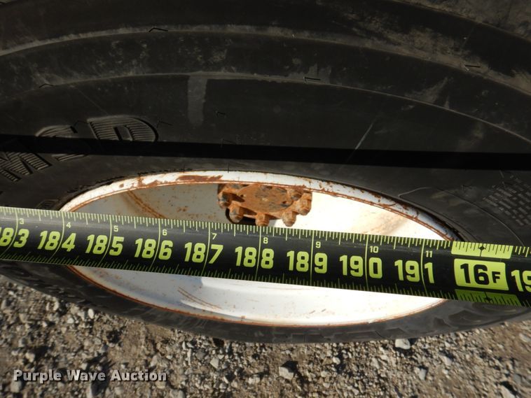 image for item GG9274 2003 International 4300  bucket truck