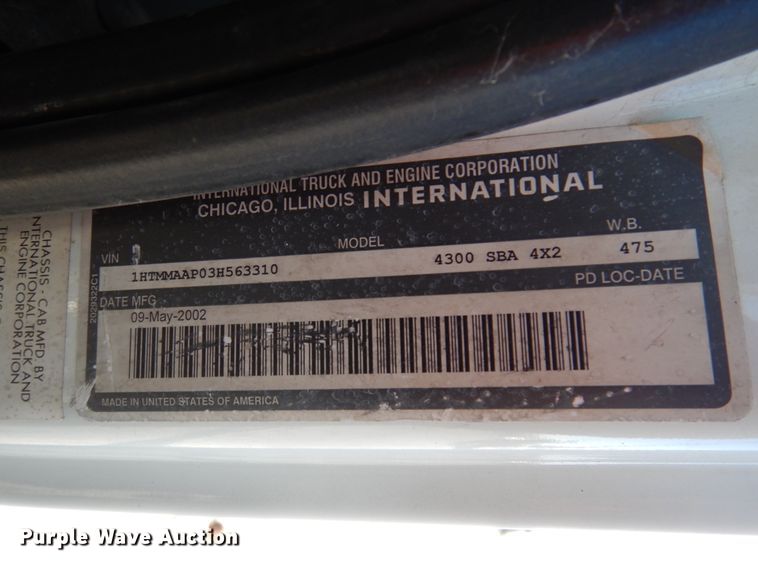 image for item GG9274 2003 International 4300  bucket truck