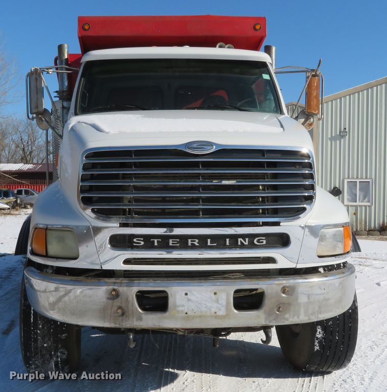 image for item GT9521 2006 Sterling LT9500  dump truck