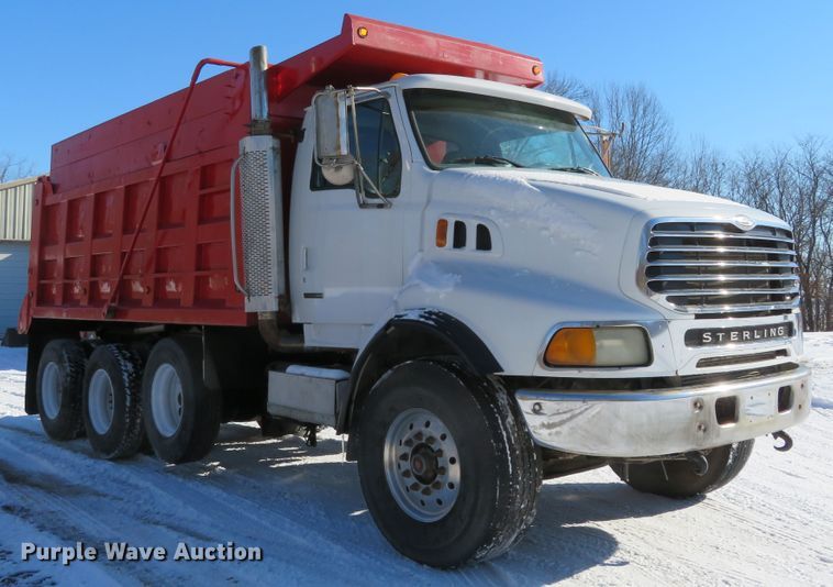image for item GT9521 2006 Sterling LT9500  dump truck