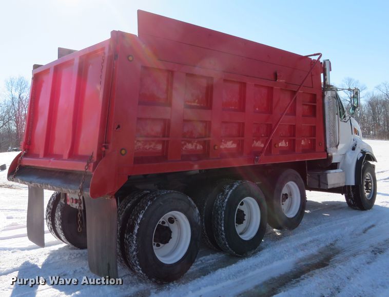 image for item GT9521 2006 Sterling LT9500  dump truck