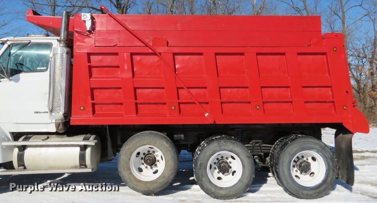 image for item GT9521 2006 Sterling LT9500  dump truck