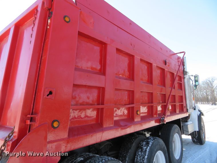 image for item GT9521 2006 Sterling LT9500  dump truck