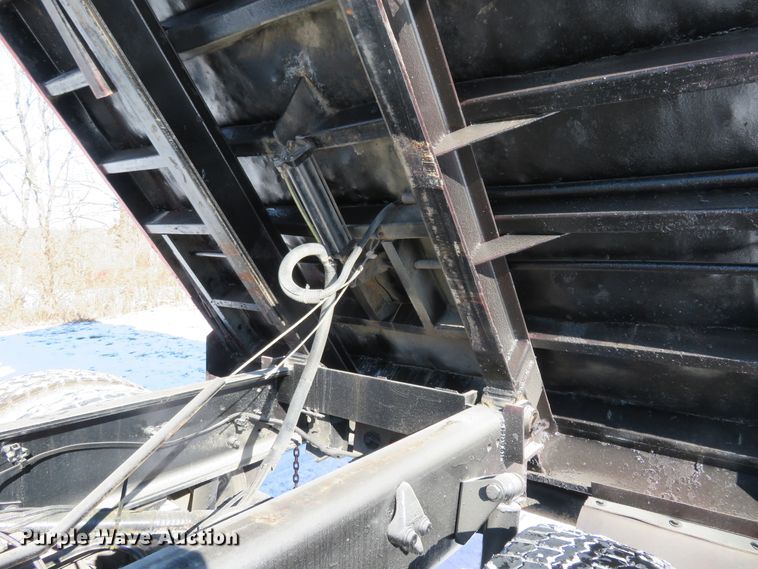 image for item GT9521 2006 Sterling LT9500  dump truck