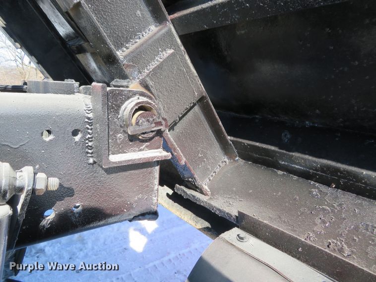 image for item GT9521 2006 Sterling LT9500  dump truck