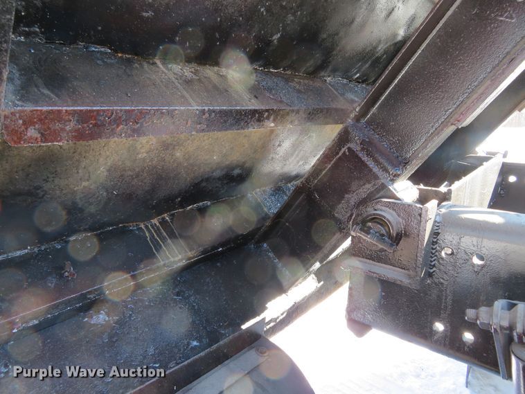 image for item GT9521 2006 Sterling LT9500  dump truck