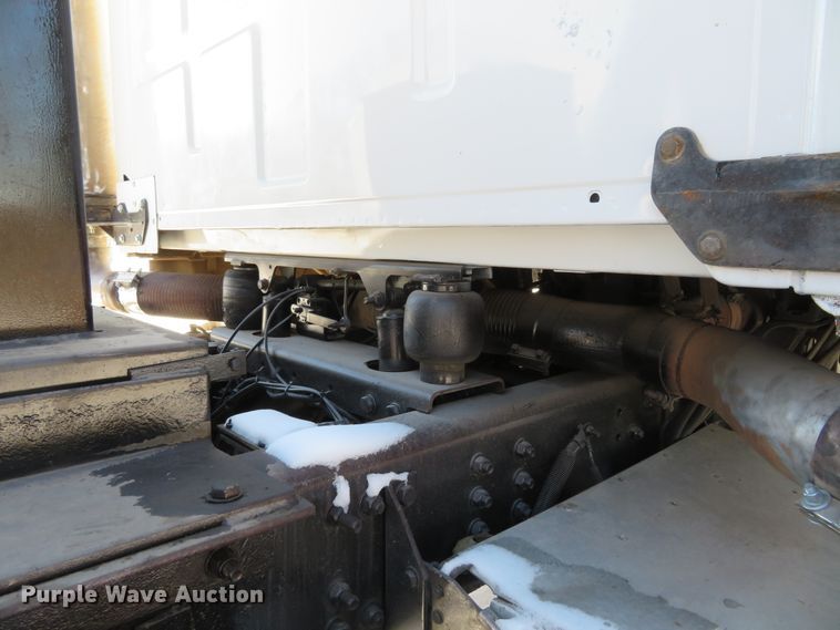 image for item GT9521 2006 Sterling LT9500  dump truck